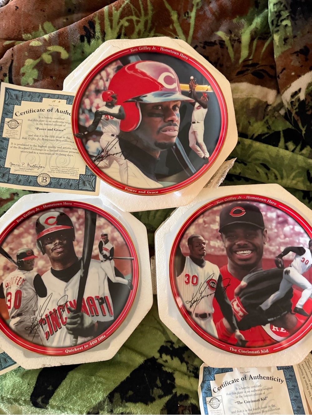Cincinnati Reds Commemorative Ken Griffey Jr. Collector Plates - Red, White